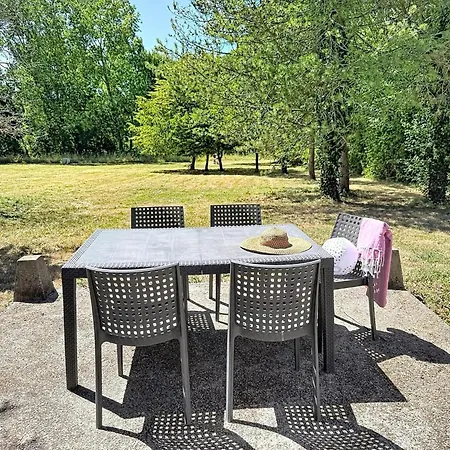 Family By Chalet Moncontour (Vienne)
